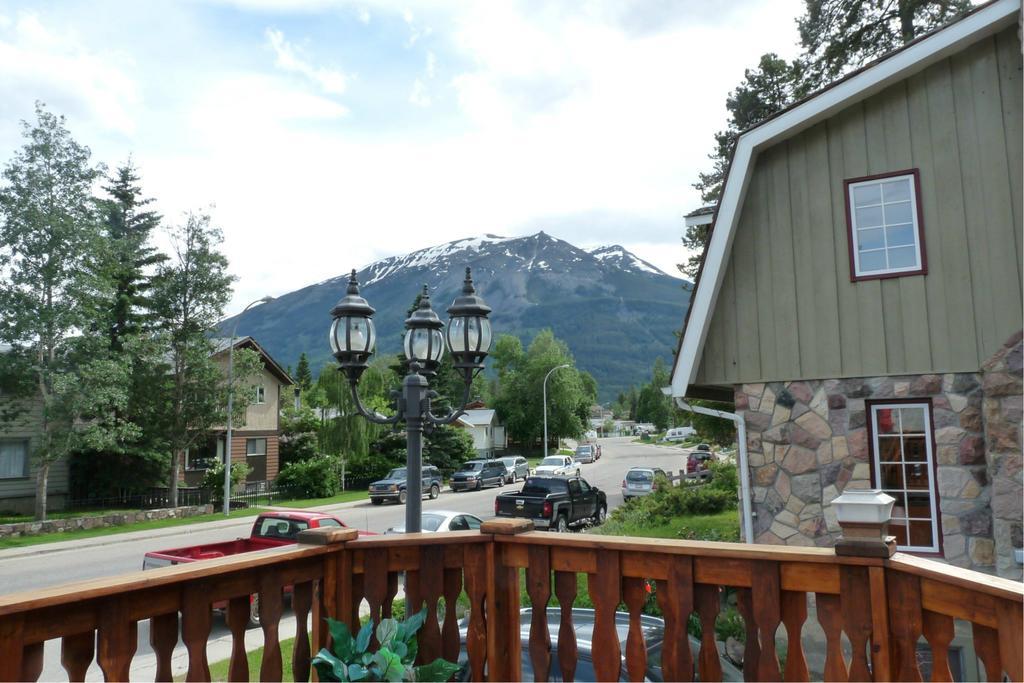Hotel Celtic Haven Jasper National Park Exterior foto